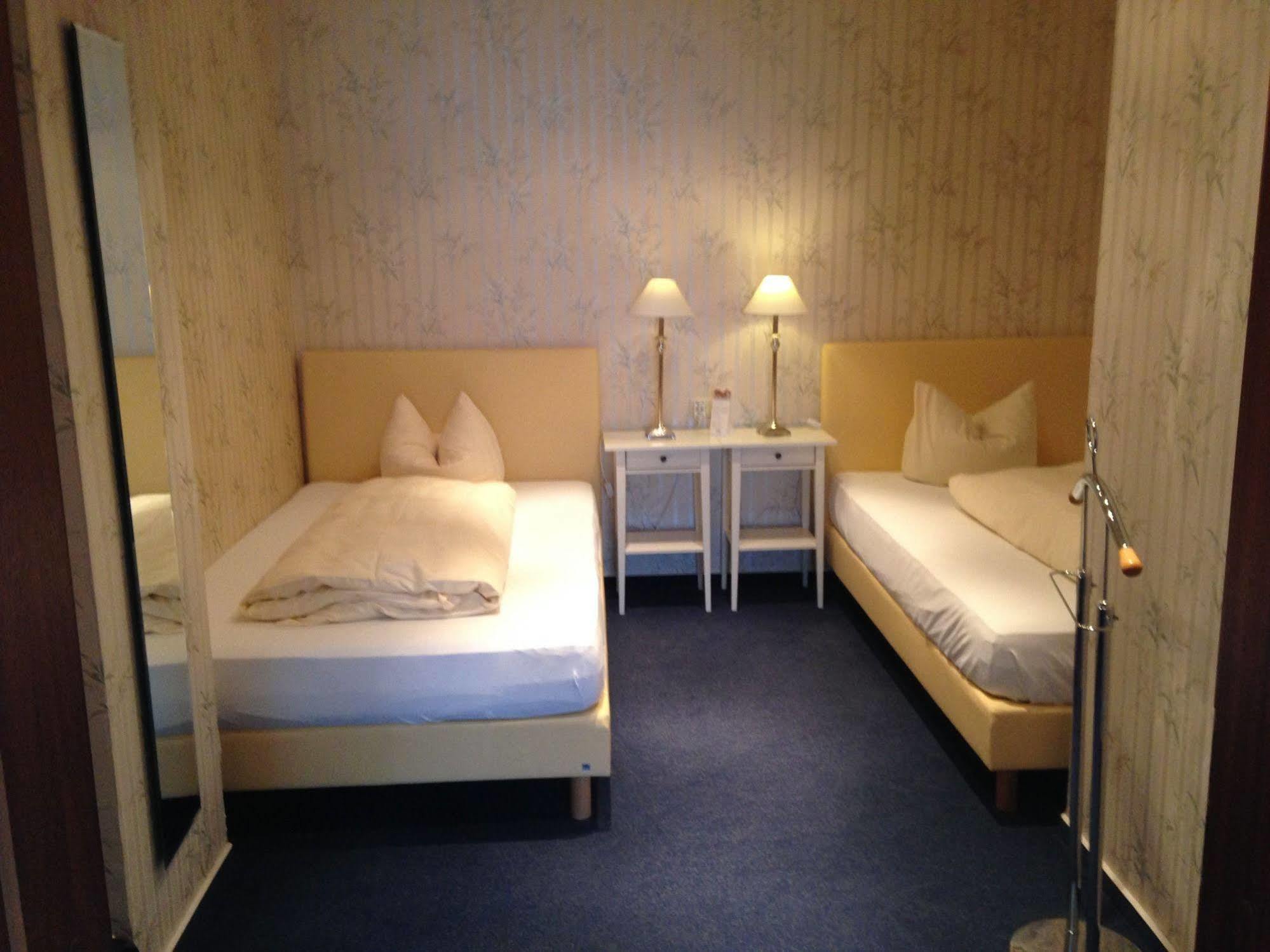 Landhotel Franck Garni 브리에트린겐 외부 사진